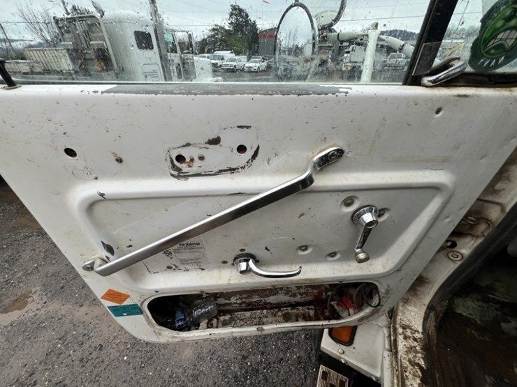 1995-ford-l9000-image-24