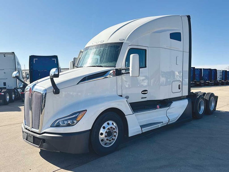 2023-kenworth-t680-image-2