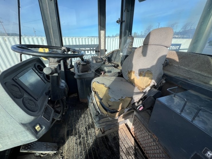 2004-deere-644j-image-19