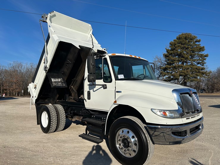 2013-international-durastar-4400-image-52