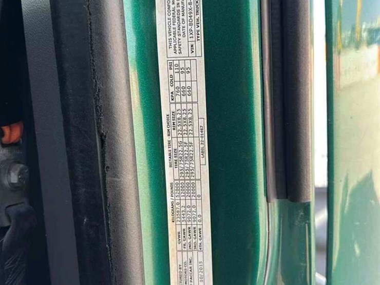 2016-peterbilt-579-image-12