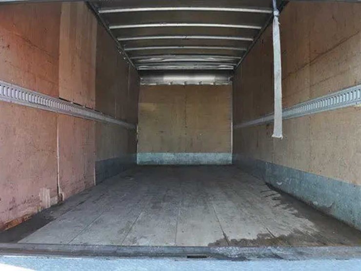 2017-mitsubishi-fuso-fe160-image-3