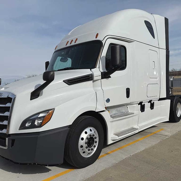 2018 FREIGHTLINER CASCADIA 126