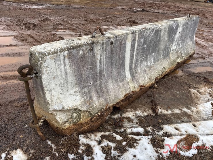 12'-concete-barrier-image-2