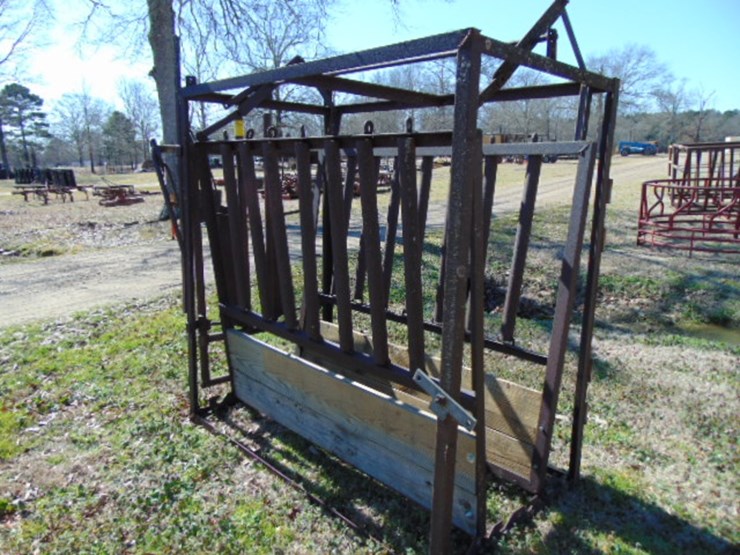 preifert-cattle-squeeze-chute-image-3