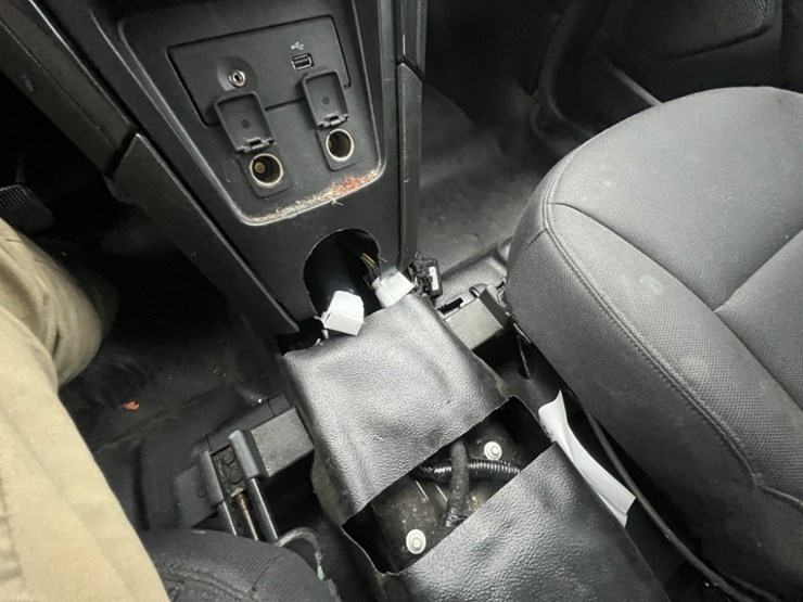 2017-ford-explorer-image-34