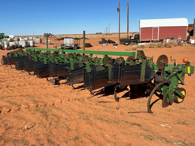 john-deere-886-image-1