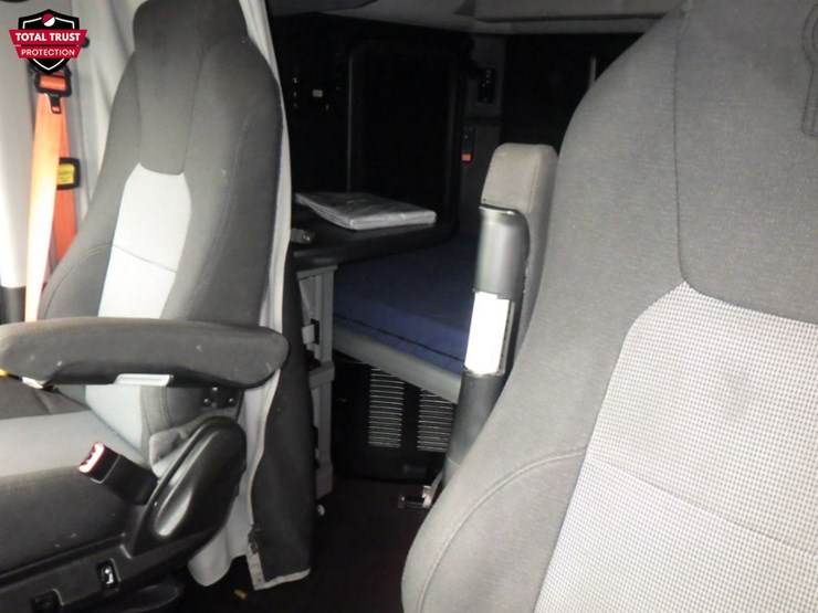 2022-kenworth-t680-image-19