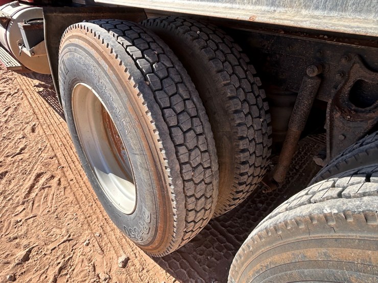 1996-international-9200-image-37