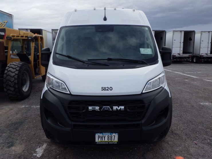 2023-dodge-2500-image-2