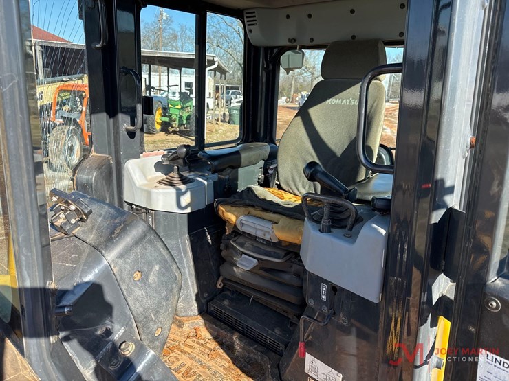 2010-komatsu-d51px-22-image-17