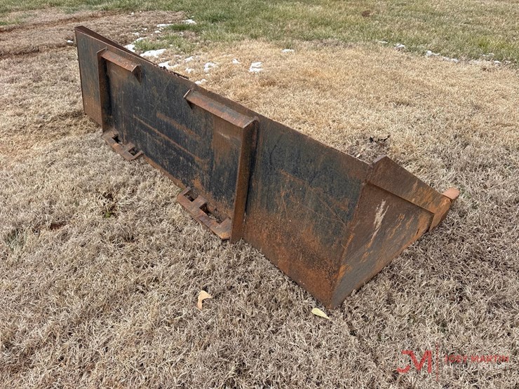 79"-tooth-bucket-skid-steer-attachment-image-2