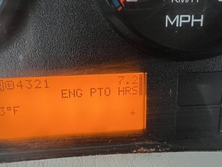 2013-international-7500-s/a-dump-truck-image-28