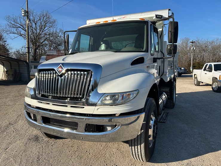 2013-international-durastar-4400-image-31