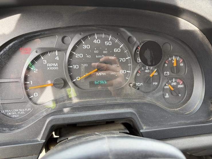 2009-gmc-t7500-image-13