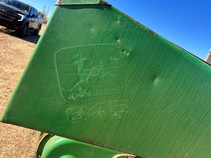 john-deere-845-image-10