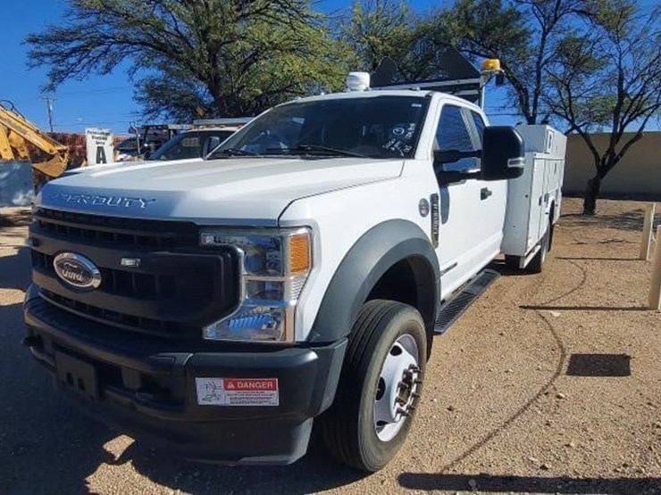 2020-ford-f550-image-1