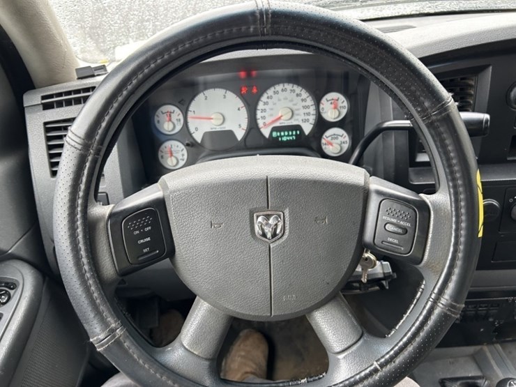 2009-dodge-ram-5500-image-25