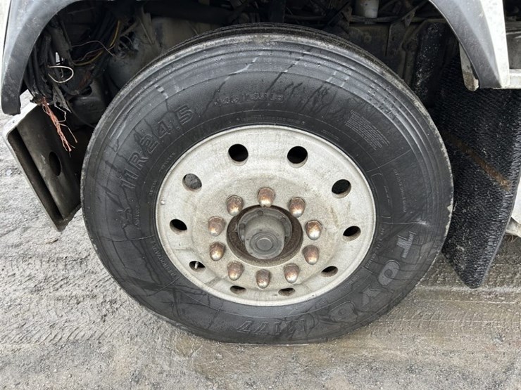 1985-mack-mh633-t/a-sleeper-truck-tractor-image-30