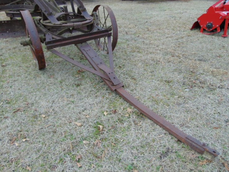 antique-road-grader-image-2