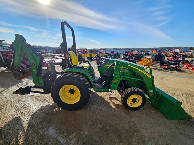 john-deere-3320-image-6