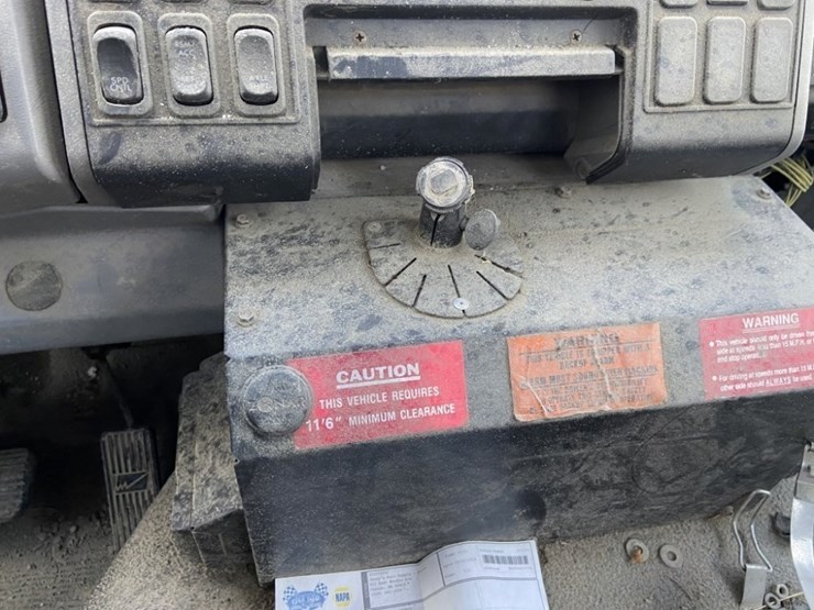 2005-freightliner-fc80-image-21