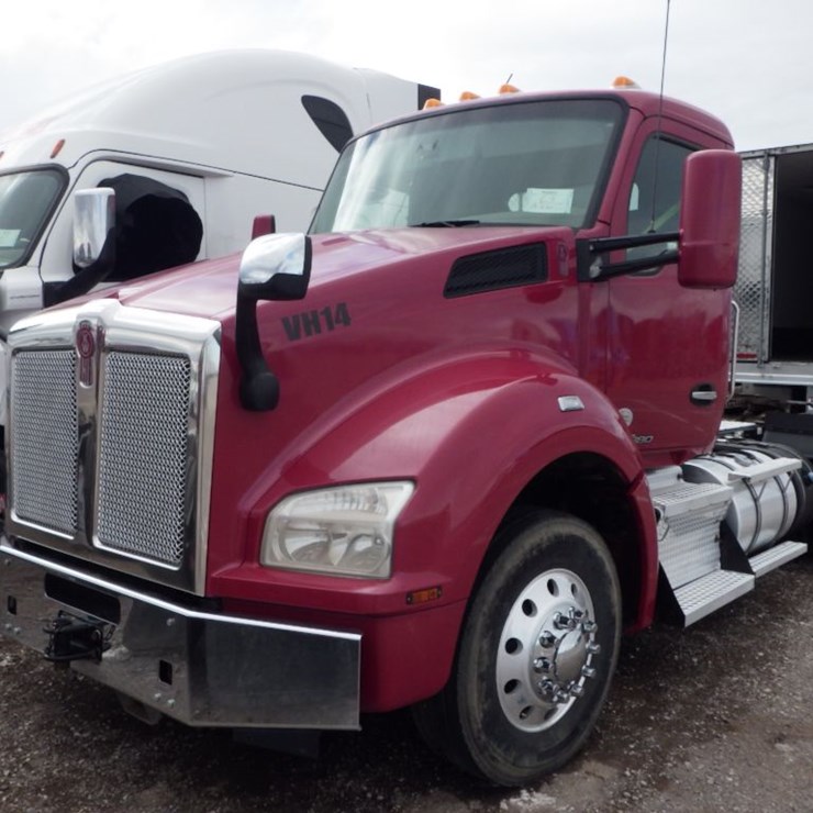2019 KENWORTH T880