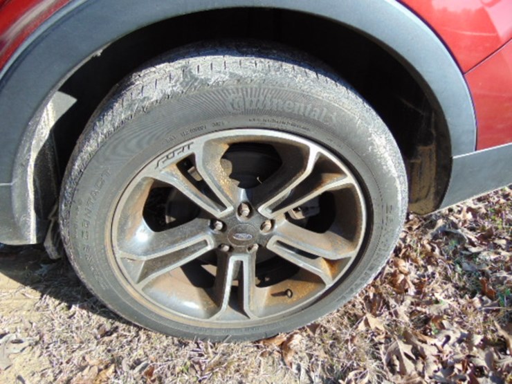 2015-ford-explorer-image-5