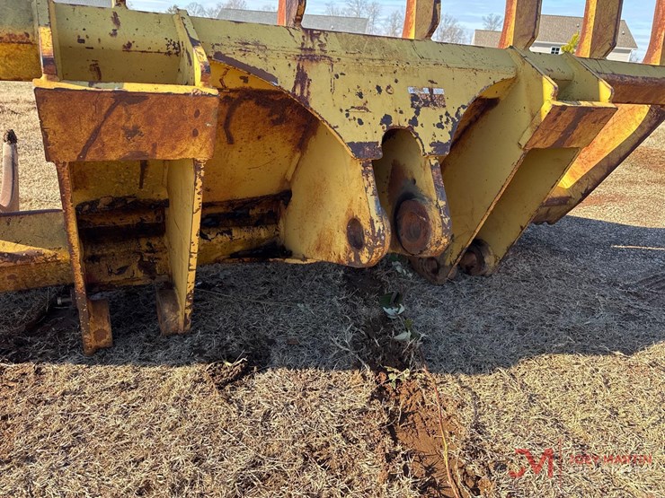 rockland8'-stacking-rake-loader-attachment-image-6