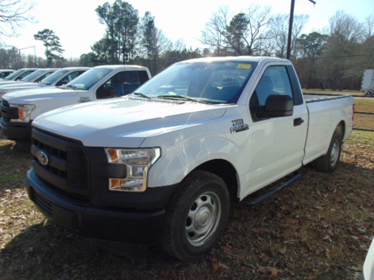 2016-ford-f150-xl-image-1