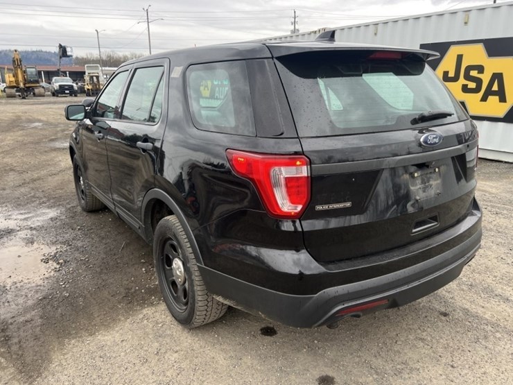 2017-ford-explorer-image-6