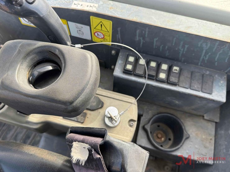 2020-takeuchi-tb240-image-20