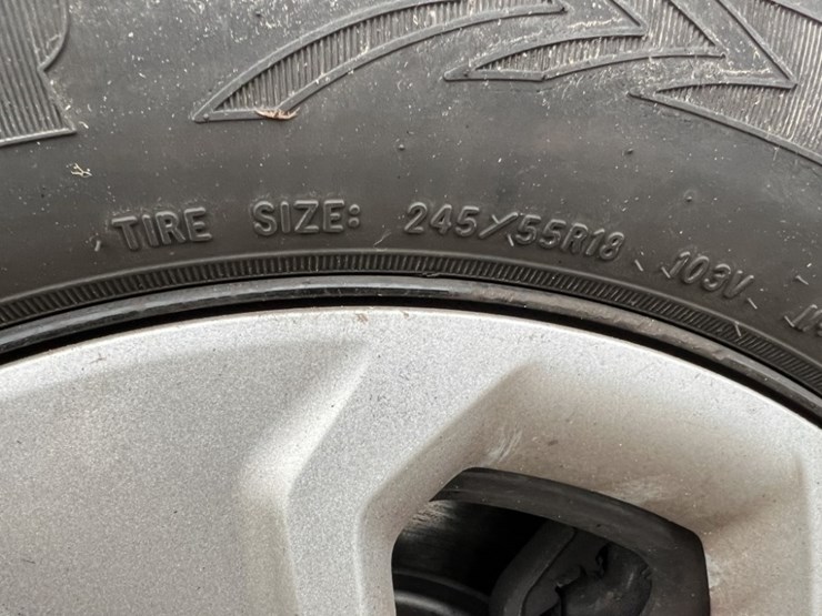 2017-ford-explorer-image-18