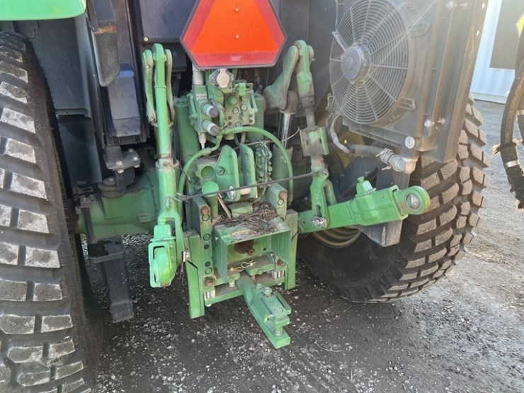 2015-john-deere-6125m-image-19