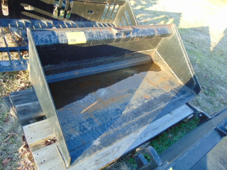 60"-skid-steer-bucket-image-1