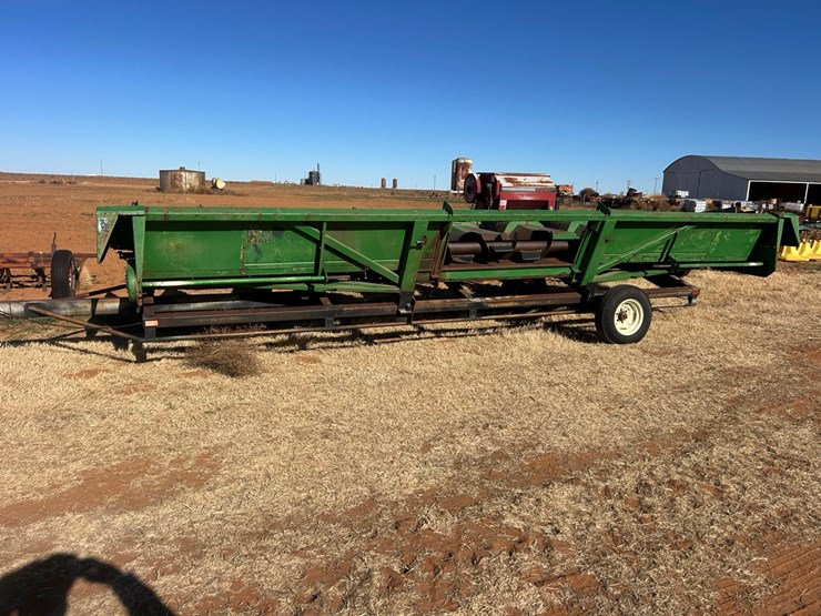 john-deere-845-image-1