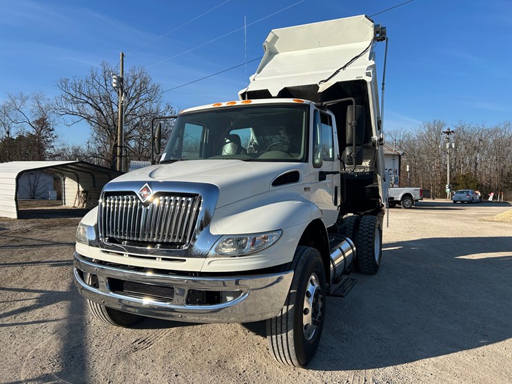 2013-international-durastar-4400-image-55