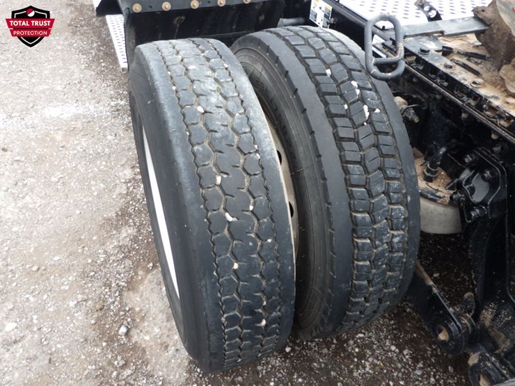 2019-kenworth-t880-image-14