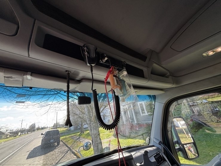 2016-kenworth-t680-image-34