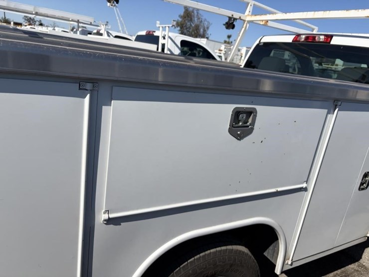 2016-chevrolet-2500-image-28