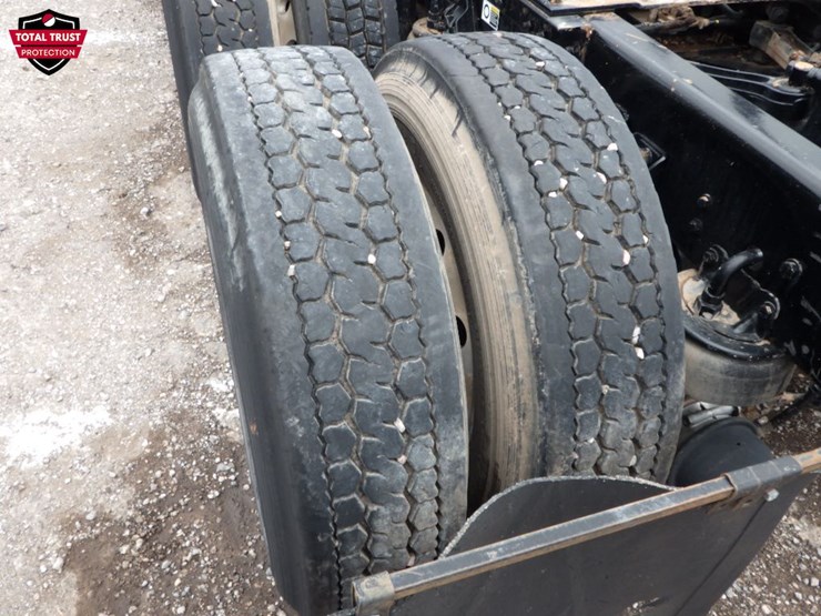 2019-kenworth-t880-image-12