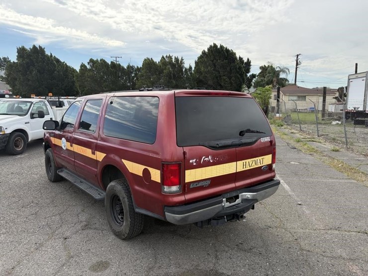 2000-ford-excursion-image-4