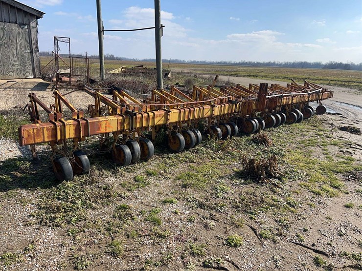 dickey-vater-8-row,-3pt-hitch-image-1