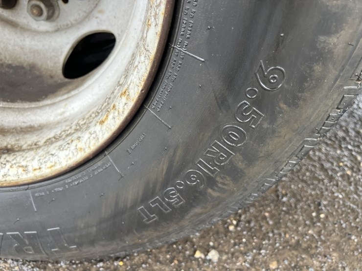 1989-trailmaster-t/a-tilt-deck-equipment-trailer-image-17