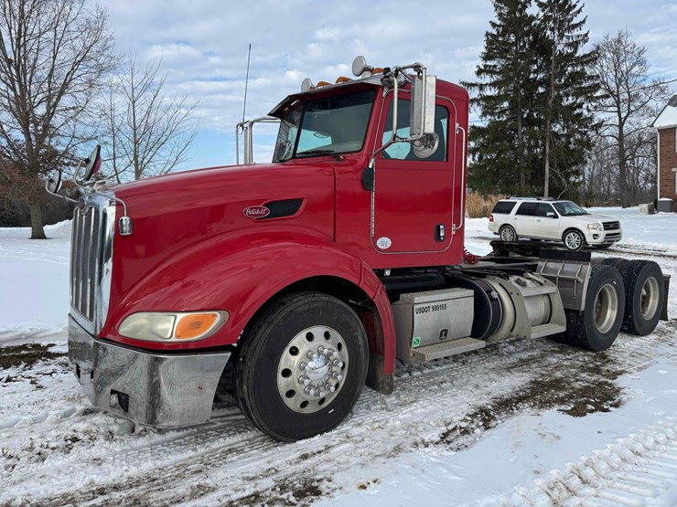 2012-peterbilt-386-image-1