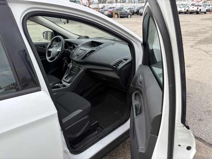 2015-ford-escape-image-9