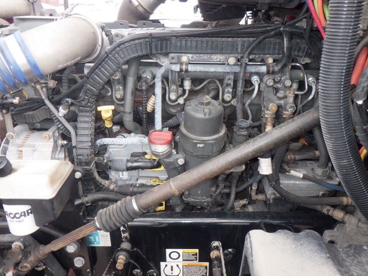 2015-kenworth-t680-image-25