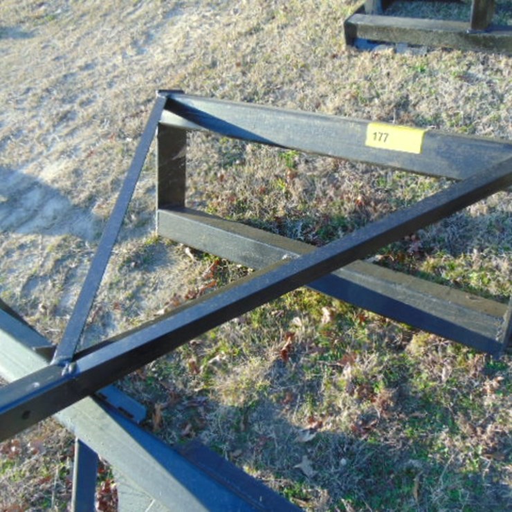 SKID STEER RECEIVER HITCH