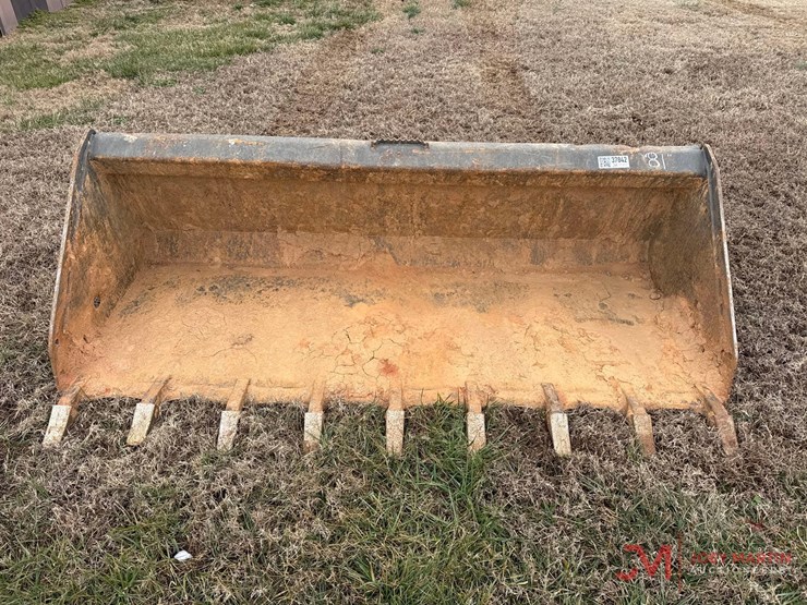 81"-tooth-bucket-skid-steer-attachment-image-5