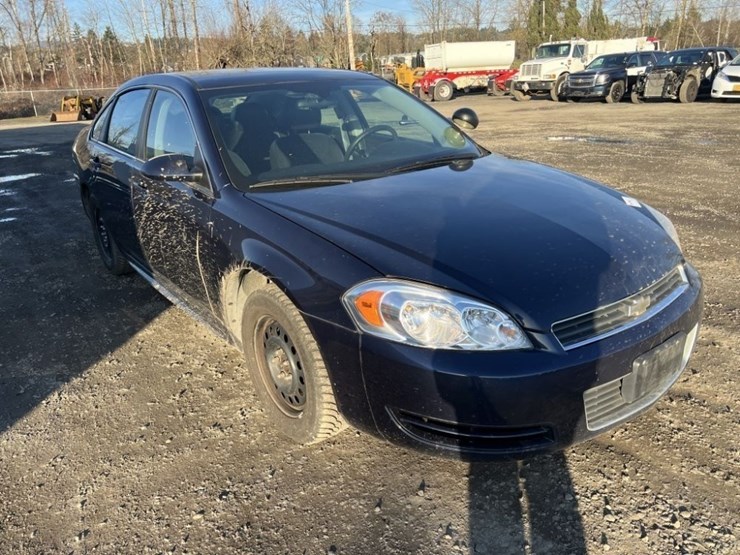 2011-chevrolet-impala-sedan-image-2